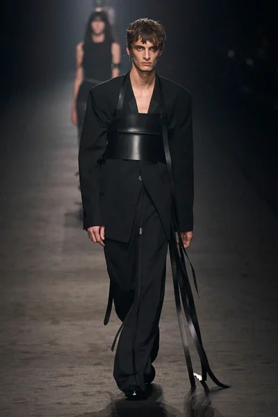 Look 6